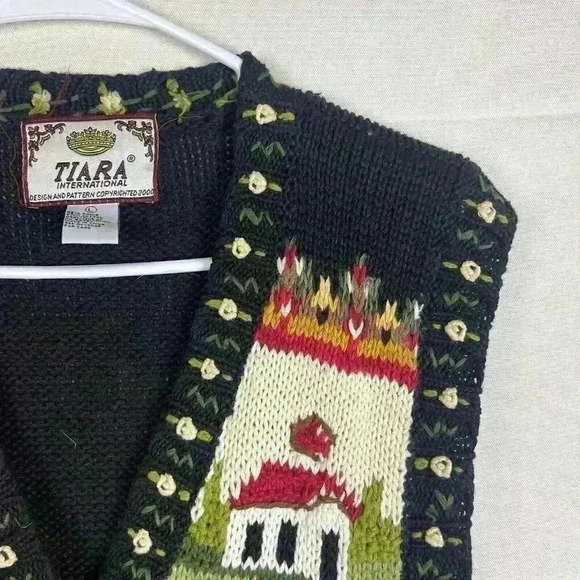 Tiara International Embroidered Button Sweater Vest Floral Rooster Country Large - Picture 4 of 16